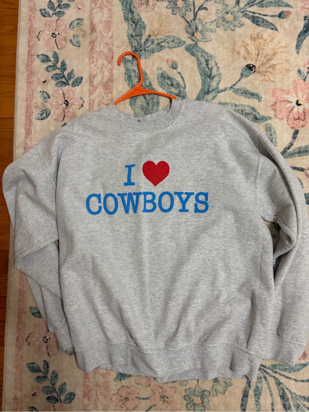 Gray "I ♥ COWBOYS" Graphic Sweatshirt